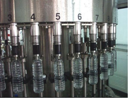 Hohe Präzisions-Mineralwasser-Flaschen-Füllmaschine mit PLC- + Screen-Steuerung 5